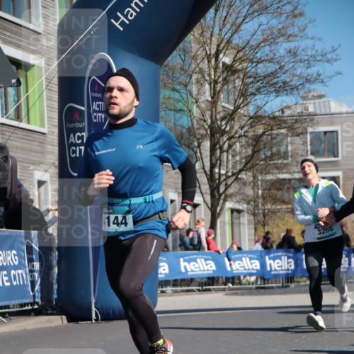 06.04.2025 - 44. Internationalen Wilhelmsburger Insellauf A. Gomolzig http://msf.ph/oto/7572663 06.04.2025 10:43:49 Ziel 3219, 3268, 3380, 4144, 4502, 4509, 5063 meine-sportfotos.de