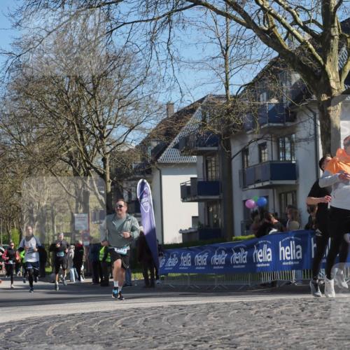 06.04.2025 - 44. Internationalen Wilhelmsburger Insellauf Luisa Fischer http://msf.ph/oto/7572676 06.04.2025 10:41:23 Ziel 13, 3975 meine-sportfotos.de