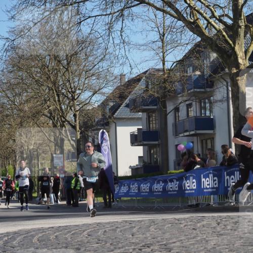 06.04.2025 - 44. Internationalen Wilhelmsburger Insellauf Luisa Fischer http://msf.ph/oto/7572688 06.04.2025 10:41:23 Ziel 3432, 5204, 3975 meine-sportfotos.de