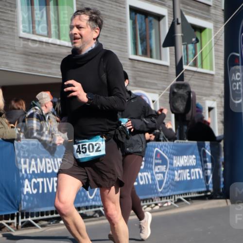 06.04.2025 - 44. Internationalen Wilhelmsburger Insellauf A. Gomolzig http://msf.ph/oto/7572693 06.04.2025 10:43:46 Ziel 3219, 3268, 3380, 4144, 4476, 4502, 4536 meine-sportfotos.de