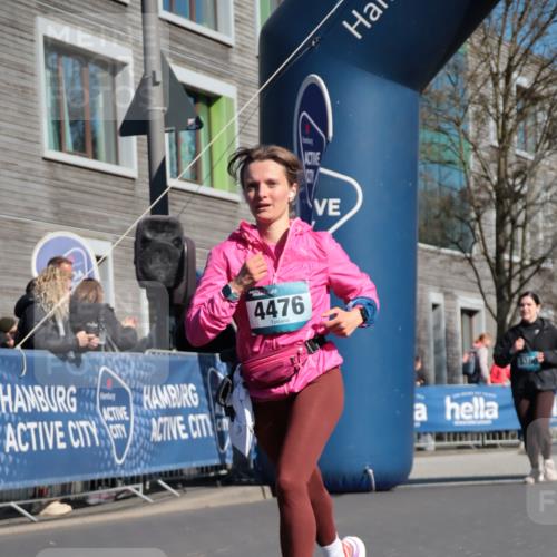 06.04.2025 - 44. Internationalen Wilhelmsburger Insellauf A. Gomolzig http://msf.ph/oto/7572720 06.04.2025 10:43:42 Ziel 3380, 4476, 4502, 4536 meine-sportfotos.de
