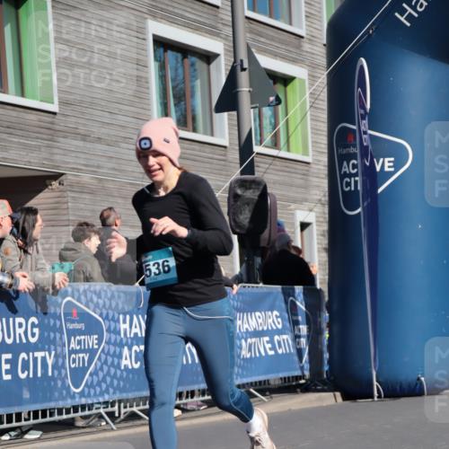 06.04.2025 - 44. Internationalen Wilhelmsburger Insellauf A. Gomolzig http://msf.ph/oto/7572757 06.04.2025 10:43:40 Ziel 3735, 3924, 4476, 4502, 4536 meine-sportfotos.de