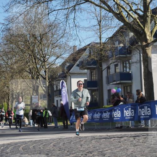 06.04.2025 - 44. Internationalen Wilhelmsburger Insellauf Luisa Fischer http://msf.ph/oto/7572769 06.04.2025 10:41:24 Ziel 204, 13, 3975 meine-sportfotos.de