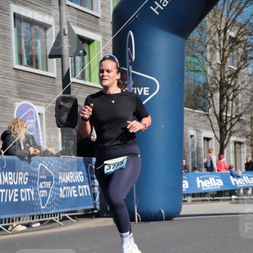 06.04.2025 - 44. Internationalen Wilhelmsburger Insellauf A. Gomolzig http://msf.ph/oto/7572780 06.04.2025 10:43:36 Ziel 3735, 3821, 3924, 4446, 4476, 4536 meine-sportfotos.de
