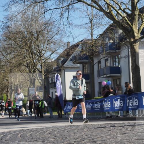 06.04.2025 - 44. Internationalen Wilhelmsburger Insellauf Luisa Fischer http://msf.ph/oto/7572783 06.04.2025 10:41:24 Ziel 3432, 3575 meine-sportfotos.de