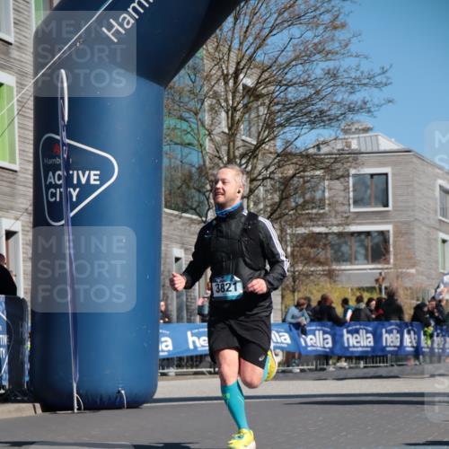 06.04.2025 - 44. Internationalen Wilhelmsburger Insellauf A. Gomolzig http://msf.ph/oto/7572844 06.04.2025 10:43:30 Ziel 3735, 3821, 3827, 3924, 4395, 4446 meine-sportfotos.de