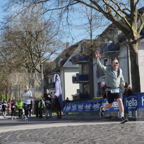 06.04.2025 - 44. Internationalen Wilhelmsburger Insellauf Luisa Fischer http://msf.ph/oto/7572859 06.04.2025 10:41:25 Ziel 3432, 5204, 3975 meine-sportfotos.de