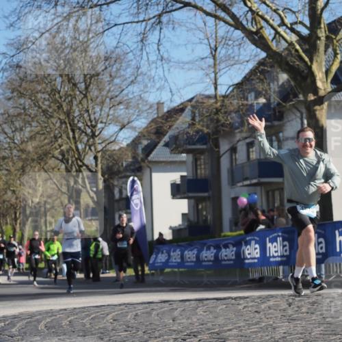 06.04.2025 - 44. Internationalen Wilhelmsburger Insellauf Luisa Fischer http://msf.ph/oto/7572881 06.04.2025 10:41:25 Ziel  meine-sportfotos.de