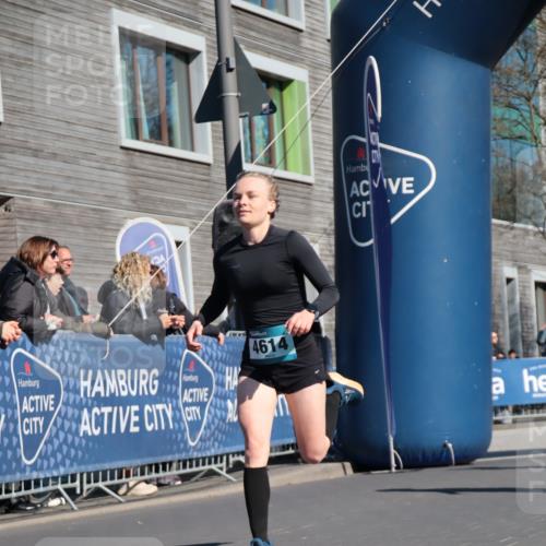 06.04.2025 - 44. Internationalen Wilhelmsburger Insellauf A. Gomolzig http://msf.ph/oto/7572933 06.04.2025 10:43:19 Ziel 3158, 3706, 3717, 3827, 4614 meine-sportfotos.de