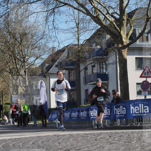 06.04.2025 - 44. Internationalen Wilhelmsburger Insellauf Luisa Fischer http://msf.ph/oto/7572954 06.04.2025 10:41:27 Ziel 3017, 13, 3432, 5204 meine-sportfotos.de