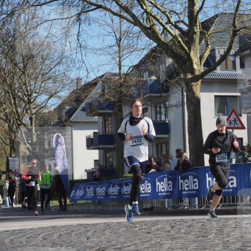 06.04.2025 - 44. Internationalen Wilhelmsburger Insellauf Luisa Fischer http://msf.ph/oto/7573004 06.04.2025 10:41:28 Ziel 13, 3432, 5204, 3017, 4412 meine-sportfotos.de