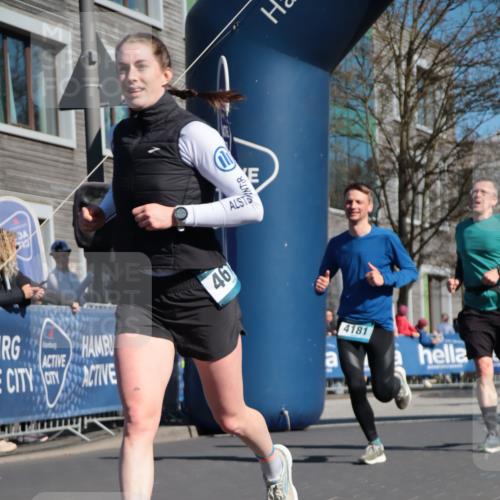 06.04.2025 - 44. Internationalen Wilhelmsburger Insellauf A. Gomolzig http://msf.ph/oto/7573047 06.04.2025 10:43:05 Ziel 3281, 3307, 3466, 3484, 3512, 3532, 3743, 3927, 4181, 4613 meine-sportfotos.de