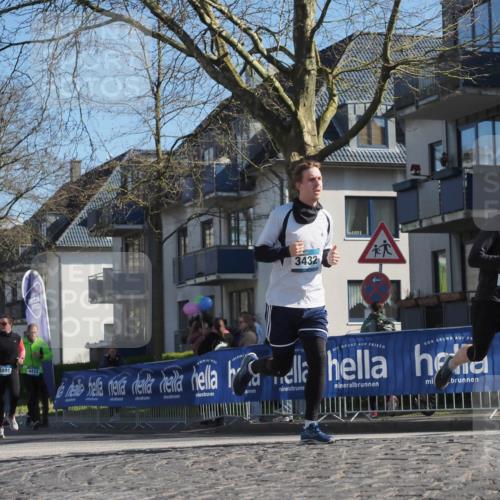 06.04.2025 - 44. Internationalen Wilhelmsburger Insellauf Luisa Fischer http://msf.ph/oto/7573051 06.04.2025 10:41:28 Ziel 3891, 4412, 3432, 5204 meine-sportfotos.de