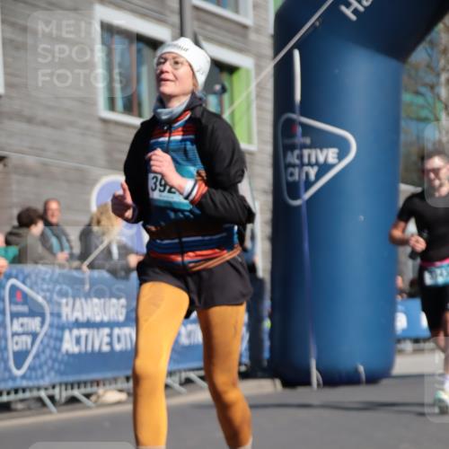 06.04.2025 - 44. Internationalen Wilhelmsburger Insellauf A. Gomolzig http://msf.ph/oto/7573071 06.04.2025 10:43:03 Ziel 3281, 3307, 3466, 3484, 3512, 3743, 3927, 4181, 4613 meine-sportfotos.de