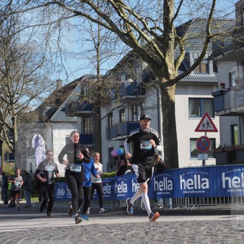 06.04.2025 - 44. Internationalen Wilhelmsburger Insellauf Luisa Fischer http://msf.ph/oto/7573096 06.04.2025 10:41:34 Ziel 4566, 393, 4115, 3890, 4607, 67 meine-sportfotos.de