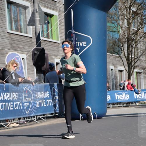 06.04.2025 - 44. Internationalen Wilhelmsburger Insellauf A. Gomolzig http://msf.ph/oto/7573127 06.04.2025 10:43:00 Ziel 3307, 3324, 3743, 3927, 4181, 4613 meine-sportfotos.de