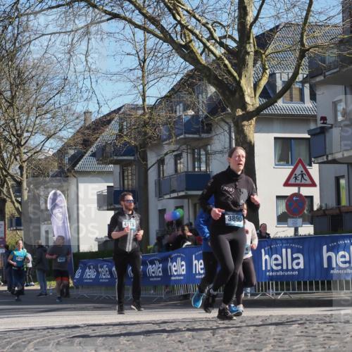 06.04.2025 - 44. Internationalen Wilhelmsburger Insellauf Luisa Fischer http://msf.ph/oto/7573198 06.04.2025 10:41:35 Ziel 4115, 1, 26, 3890, 3308, 3941 meine-sportfotos.de
