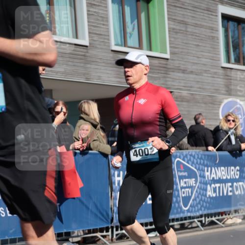 06.04.2025 - 44. Internationalen Wilhelmsburger Insellauf A. Gomolzig http://msf.ph/oto/7573215 06.04.2025 10:42:54 Ziel 3324, 4002, 4185, 4399, 4487 meine-sportfotos.de