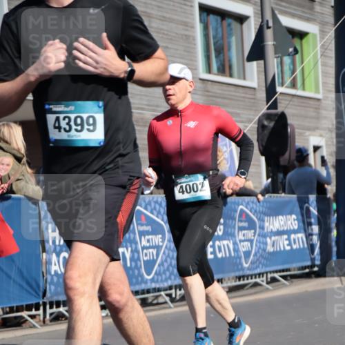 06.04.2025 - 44. Internationalen Wilhelmsburger Insellauf A. Gomolzig http://msf.ph/oto/7573226 06.04.2025 10:42:54 Ziel 3324, 4002, 4185, 4399, 4487 meine-sportfotos.de