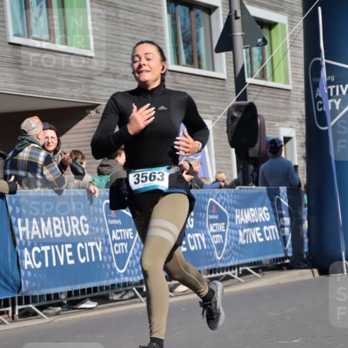 06.04.2025 - 44. Internationalen Wilhelmsburger Insellauf A. Gomolzig http://msf.ph/oto/7573325 06.04.2025 10:42:44 Ziel 3009, 3563, 4506 meine-sportfotos.de