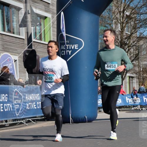 06.04.2025 - 44. Internationalen Wilhelmsburger Insellauf A. Gomolzig http://msf.ph/oto/7573392 06.04.2025 10:42:29 Ziel 3320, 3503, 3903, 4240, 4297, 4458 meine-sportfotos.de