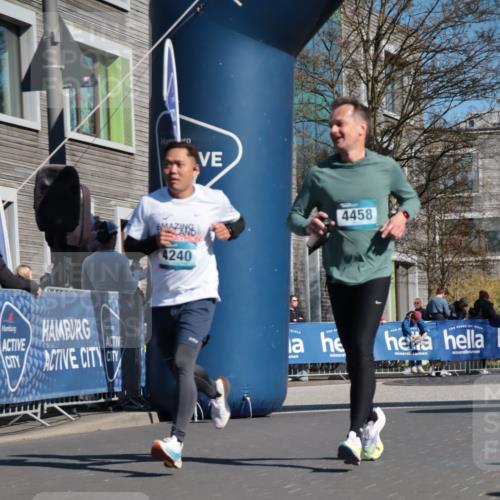 06.04.2025 - 44. Internationalen Wilhelmsburger Insellauf A. Gomolzig http://msf.ph/oto/7573396 06.04.2025 10:42:29 Ziel 3320, 3503, 3903, 4240, 4297, 4458 meine-sportfotos.de