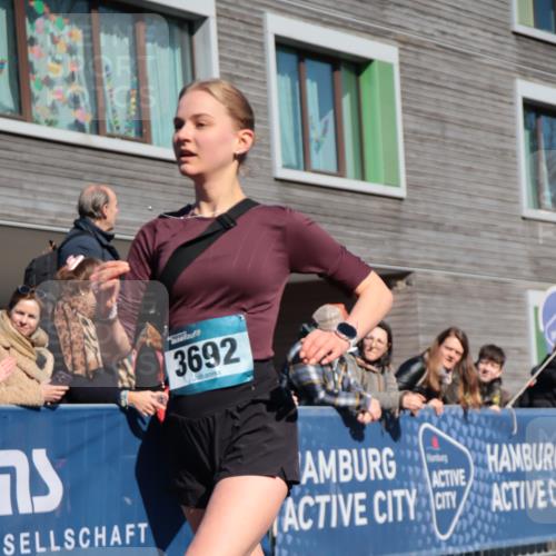 06.04.2025 - 44. Internationalen Wilhelmsburger Insellauf A. Gomolzig http://msf.ph/oto/7573427 06.04.2025 10:42:19 Ziel 3238, 3478, 3629, 3692, 3751, 5065 meine-sportfotos.de