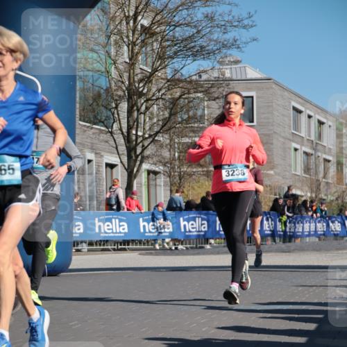 06.04.2025 - 44. Internationalen Wilhelmsburger Insellauf A. Gomolzig http://msf.ph/oto/7573446 06.04.2025 10:42:16 Ziel 3238, 3478, 3629, 3692, 3751, 3761, 4130, 4350, 4581, 5065 meine-sportfotos.de