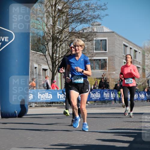 06.04.2025 - 44. Internationalen Wilhelmsburger Insellauf A. Gomolzig http://msf.ph/oto/7573474 06.04.2025 10:42:15 Ziel 3238, 3478, 3629, 3692, 3751, 3761, 4130, 4350, 4581, 5065, 5111 meine-sportfotos.de