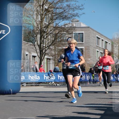 06.04.2025 - 44. Internationalen Wilhelmsburger Insellauf A. Gomolzig http://msf.ph/oto/7573478 06.04.2025 10:42:14 Ziel 3238, 3478, 3629, 3692, 3751, 3761, 4130, 4350, 4581, 5065, 5111 meine-sportfotos.de
