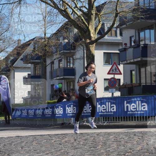 06.04.2025 - 44. Internationalen Wilhelmsburger Insellauf Luisa Fischer http://msf.ph/oto/7573568 06.04.2025 10:41:46 Ziel 3656, 3093, 3 meine-sportfotos.de