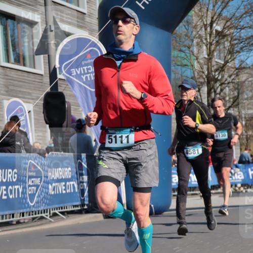 06.04.2025 - 44. Internationalen Wilhelmsburger Insellauf A. Gomolzig http://msf.ph/oto/7573578 06.04.2025 10:42:10 Ziel 3751, 3761, 4130, 4350, 4366, 4581, 5111 meine-sportfotos.de