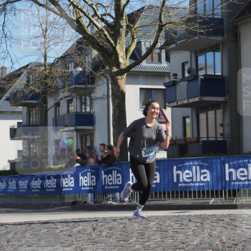 06.04.2025 - 44. Internationalen Wilhelmsburger Insellauf Luisa Fischer http://msf.ph/oto/7573589 06.04.2025 10:41:46 Ziel 3656 meine-sportfotos.de