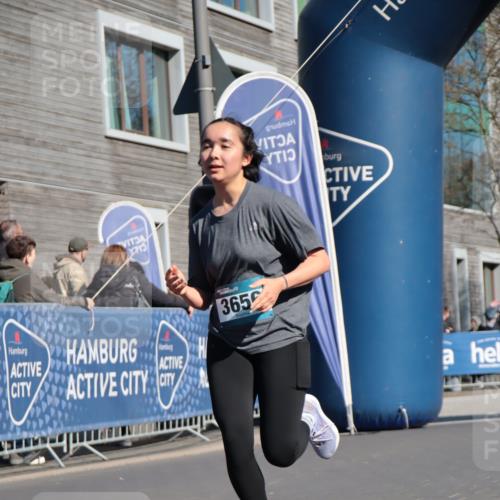06.04.2025 - 44. Internationalen Wilhelmsburger Insellauf A. Gomolzig http://msf.ph/oto/7573689 06.04.2025 10:41:55 Ziel 3093, 3308, 3656, 3744, 3941 meine-sportfotos.de