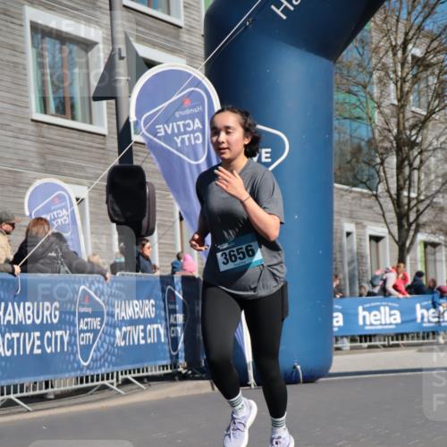 06.04.2025 - 44. Internationalen Wilhelmsburger Insellauf A. Gomolzig http://msf.ph/oto/7573701 06.04.2025 10:41:54 Ziel 3093, 3308, 3656, 3744, 3941 meine-sportfotos.de