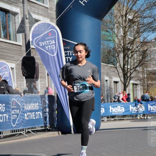 06.04.2025 - 44. Internationalen Wilhelmsburger Insellauf A. Gomolzig http://msf.ph/oto/7573703 06.04.2025 10:41:54 Ziel 3093, 3308, 3656, 3744, 3941 meine-sportfotos.de