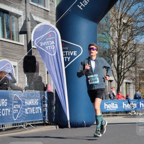 06.04.2025 - 44. Internationalen Wilhelmsburger Insellauf A. Gomolzig http://msf.ph/oto/7573754 06.04.2025 10:41:47 Ziel 3308, 3446, 3830, 3890, 3941, 4115, 4566, 4607 meine-sportfotos.de