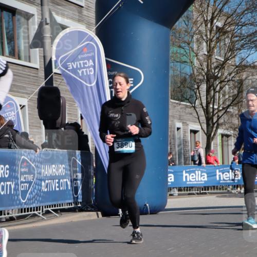 06.04.2025 - 44. Internationalen Wilhelmsburger Insellauf A. Gomolzig http://msf.ph/oto/7573821 06.04.2025 10:41:43 Ziel 3017, 3446, 3830, 3890, 3891, 4115, 4412, 4566, 4607 meine-sportfotos.de