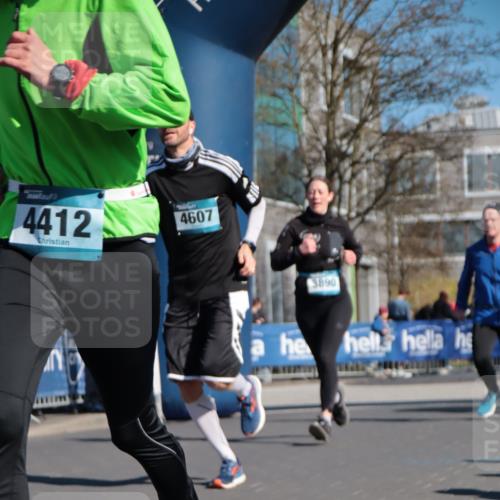06.04.2025 - 44. Internationalen Wilhelmsburger Insellauf A. Gomolzig http://msf.ph/oto/7573843 06.04.2025 10:41:42 Ziel 3017, 3432, 3446, 3830, 3890, 3891, 4115, 4412, 4566, 4607 meine-sportfotos.de