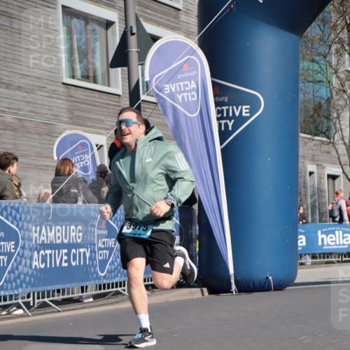 06.04.2025 - 44. Internationalen Wilhelmsburger Insellauf A. Gomolzig http://msf.ph/oto/7573972 06.04.2025 10:41:33 Ziel 3017, 3104, 3255, 3432, 3975, 5204 meine-sportfotos.de