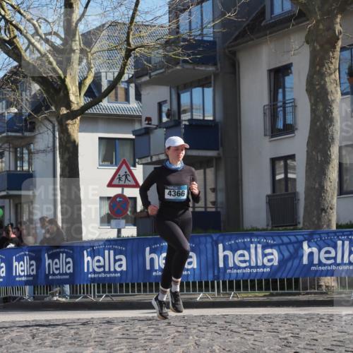 06.04.2025 - 44. Internationalen Wilhelmsburger Insellauf Luisa Fischer http://msf.ph/oto/7574006 06.04.2025 10:41:58 Ziel 4366 meine-sportfotos.de