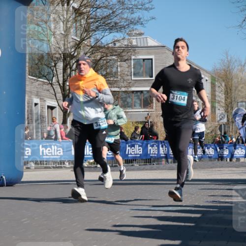 06.04.2025 - 44. Internationalen Wilhelmsburger Insellauf A. Gomolzig http://msf.ph/oto/7574008 06.04.2025 10:41:31 Ziel 3104, 3255, 3432, 3975, 5204 meine-sportfotos.de