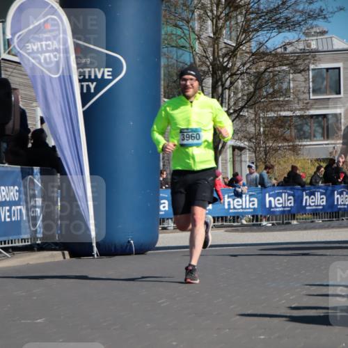 06.04.2025 - 44. Internationalen Wilhelmsburger Insellauf A. Gomolzig http://msf.ph/oto/7574047 06.04.2025 10:41:24 Ziel 3208, 3960, 4078, 4554, 4586 meine-sportfotos.de
