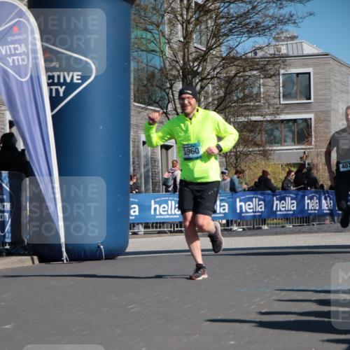06.04.2025 - 44. Internationalen Wilhelmsburger Insellauf A. Gomolzig http://msf.ph/oto/7574056 06.04.2025 10:41:24 Ziel 3208, 3960, 4078, 4554, 4586 meine-sportfotos.de