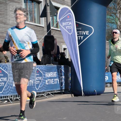 06.04.2025 - 44. Internationalen Wilhelmsburger Insellauf A. Gomolzig http://msf.ph/oto/7574089 06.04.2025 10:41:21 Ziel 3208, 3960, 4078, 4233, 4554, 4586 meine-sportfotos.de