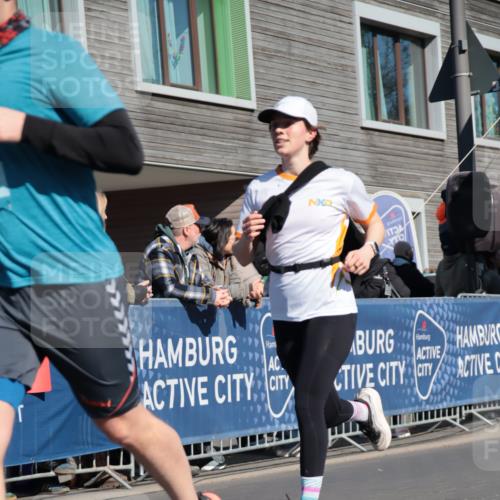 06.04.2025 - 44. Internationalen Wilhelmsburger Insellauf A. Gomolzig http://msf.ph/oto/7574128 06.04.2025 10:41:13 Ziel 4069, 4111, 4233, 4499 meine-sportfotos.de