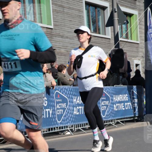 06.04.2025 - 44. Internationalen Wilhelmsburger Insellauf A. Gomolzig http://msf.ph/oto/7574130 06.04.2025 10:41:13 Ziel 4069, 4111, 4233, 4499 meine-sportfotos.de
