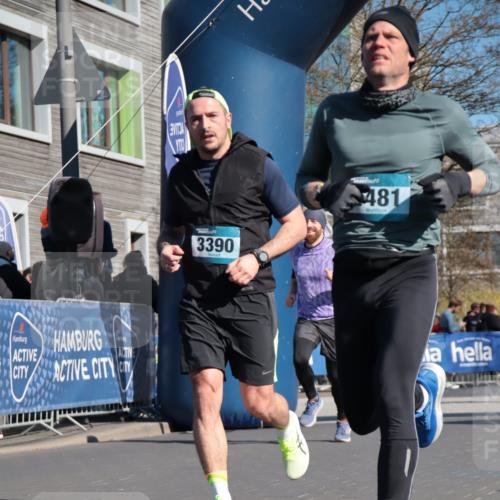 06.04.2025 - 44. Internationalen Wilhelmsburger Insellauf A. Gomolzig http://msf.ph/oto/7574174 06.04.2025 10:41:06 Ziel 3390, 3505, 3635, 4011, 4241, 4481, 4499 meine-sportfotos.de