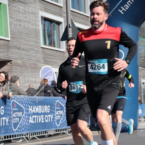 06.04.2025 - 44. Internationalen Wilhelmsburger Insellauf A. Gomolzig http://msf.ph/oto/7574407 06.04.2025 10:40:32 Ziel 3021, 3086, 3120, 3263, 3319, 3574, 3652, 4264, 4445 meine-sportfotos.de