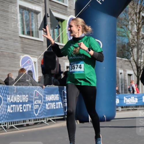 06.04.2025 - 44. Internationalen Wilhelmsburger Insellauf A. Gomolzig http://msf.ph/oto/7574437 06.04.2025 10:40:30 Ziel 3021, 3263, 3319, 3574, 3652, 3974, 4264, 4445 meine-sportfotos.de